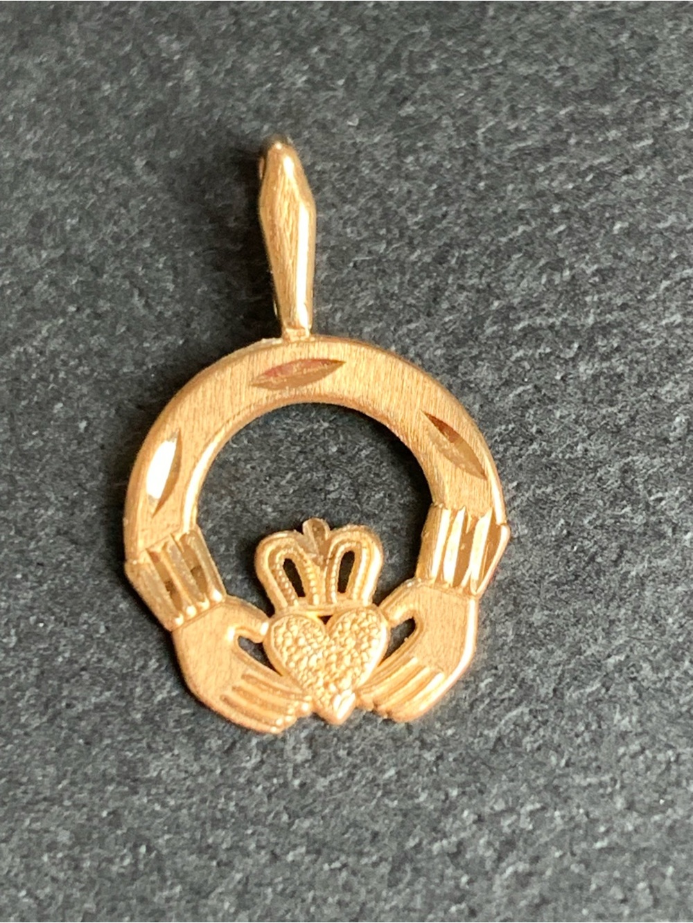 Gold 14k  Claddagh Pendant
